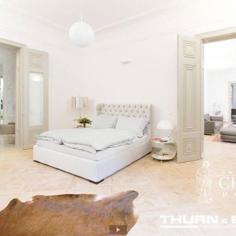 Chapel Parket - Chapel Parket - Etoille coffers, natural white, photo. Thurn & Bauer Immobiliengruppe.