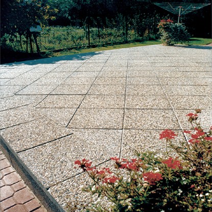 Bruk-Bet Sp. z o.o. - Patio slabs RESIDENCE rustical - Embodiment 9 - plate RESIDENCE multigran