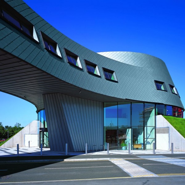 RHEINZINK U.K. - RHEINZINK U.K. - Sir Colin Campbell Building, University of Nottingham, United Kingdom, technology scales facade, sheet RHEINZINK preweatheredpro blue-gray