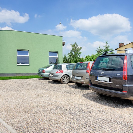 geoPRODUCT Sp. z o.o. - Biologically active surface GEOSYSTEM - Parking in front of the company