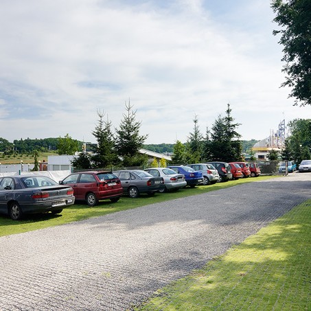 geoPRODUCT Sp. z o.o. - Biologically active surface GEOSYSTEM - The entrance to the green parking