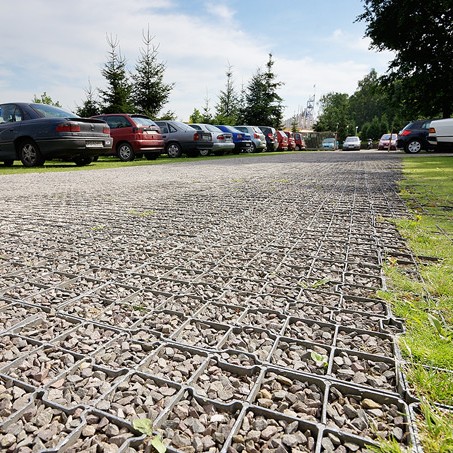 geoPRODUCT Sp. z o.o. - Biologically active surface GEOSYSTEM - The entrance to the green parking