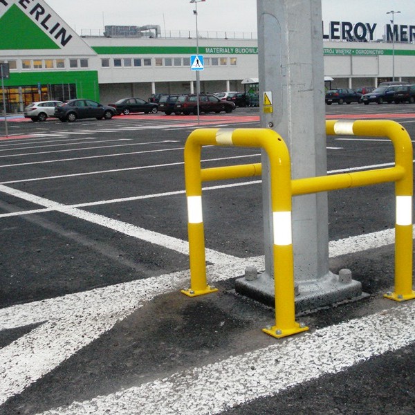 City Special Metals Limited - OP fenders on lighting poles - Leroy Merlin Katowice