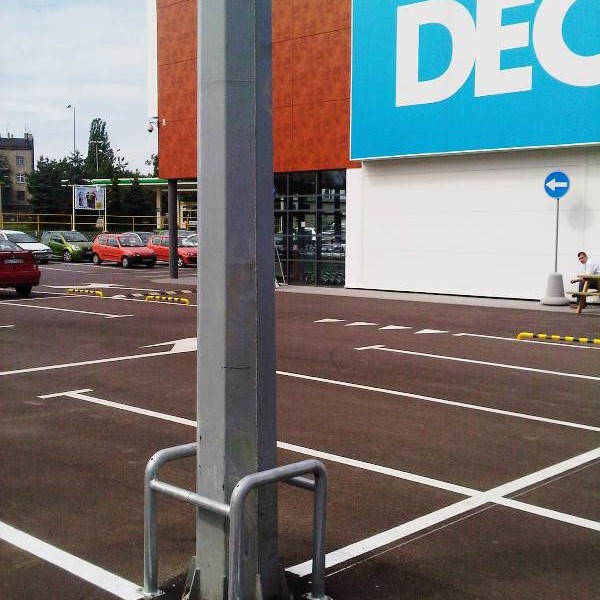 City Special Metals Limited - OP fenders on lighting poles - Decathlon fenders boat